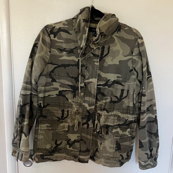 Forever 21 - Women's Camo Drawstring Jacket, Size S - Picture 2 of 4
